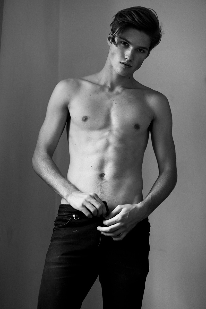 youngmalemodels:  Nick Truelove by Hadar Pitchon