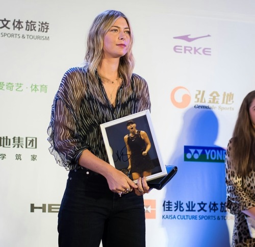 alwayswithsharapova:Maria Sharapova at the Shenzhen Open WTA Players Party.