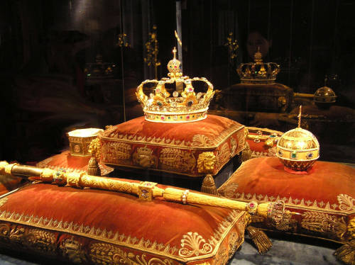tiarascrowns:Royal Regalia of BavariaBavaria became a kingdom in 1806 when Napoleon I of France deci