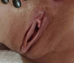 pussytongues:  Super wonderful shot of this