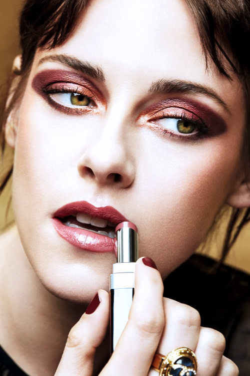 The Martyr — KRISTEN STEWART for Chanel 2023 Fall makeup