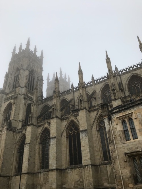 winedark:A foggy morning at the minster, February 2020.