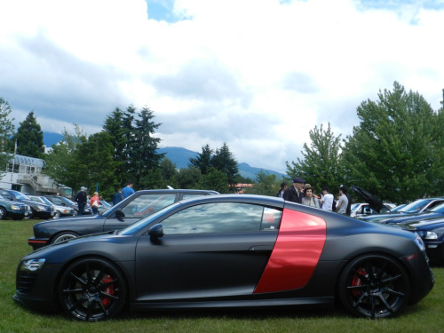 carpr0n:  Just a flesh wound Starring: Audi R8 (by rgibbsphotography)