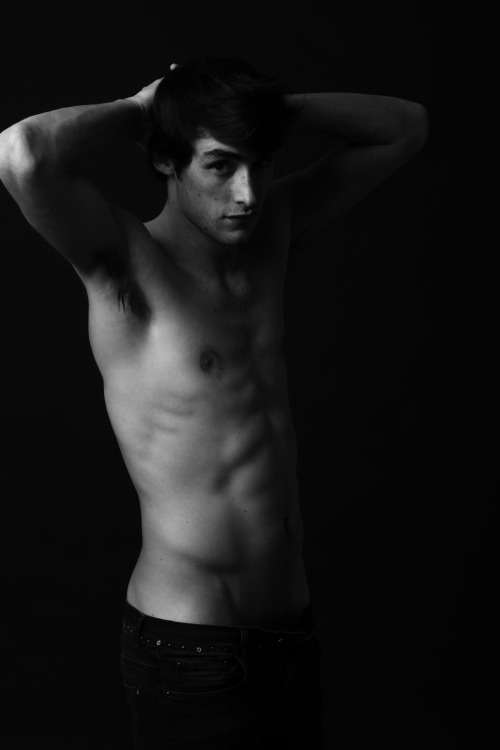 sean-clancy:Photograph by Milos Nasio
