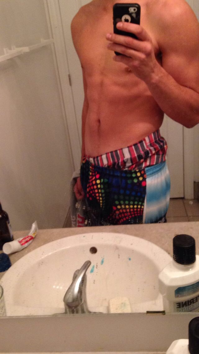 diksoutforharambaby:  NEW YEARS SPECIAL: This college fuckboy meets every criteria