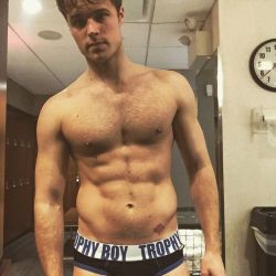 underlads: The hottest guys in their underwear