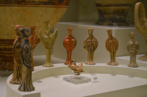 greek-museums:Archaeological Museum of Mycenae:Mycenaean details of everyday life.Figurines of femal