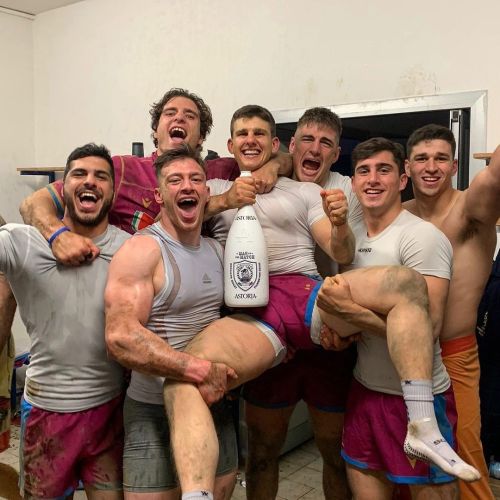 giantsorcowboys: Manly Monday ‍♂️Fiamme Oro Rugby Celebrates A Victory! Woof, Baby!