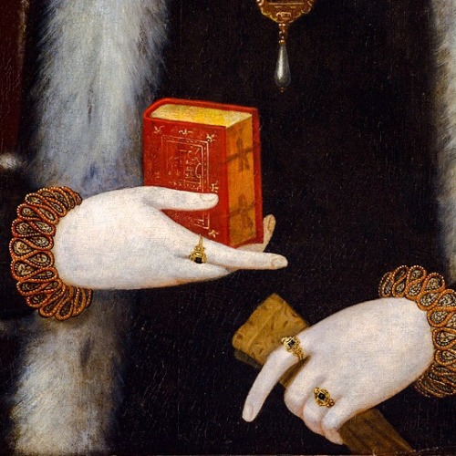 video-et-taceo:Elizabeth I’s Hands in PortraitsThe queen was very proud of her beautiful hands. She 