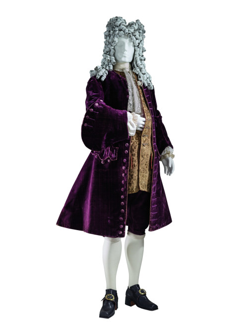 fripperiesandfobs:Coat, 1720′s-30′s and waistcoat ca. 1730From LACMA