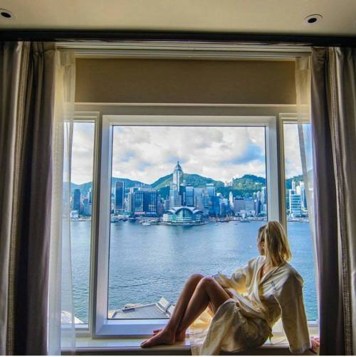 sugarissweetlove:  A room with a view++++++