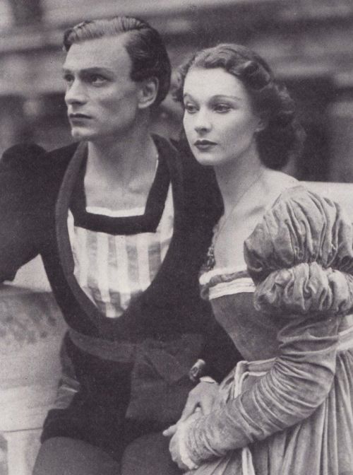 Vivien Leigh (1913-1967) and Laurence Olivier (1907-1989) as Ophelia and Hamlet (1937)