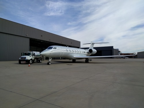 Porn Pics aviationblogs:  Gulfstream 650 awaiting some