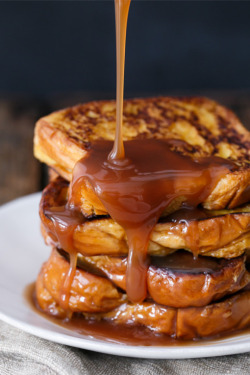 foodsforus:    Boozy Salted Caramel French Toast  