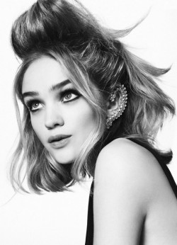 gonsr:  Rosie Tupper - Miss Vogue