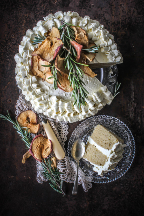 sweetoothgirl:Cinnamon Cake With Apple Swiss Meringue Buttercream