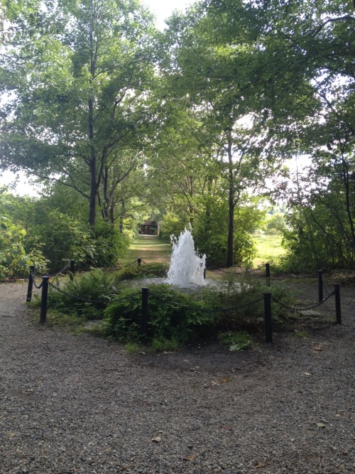 duskenpath:  duskenpath:  What a totally normal non pagan garden we have here  Tower hill gardens, Massachusetts 