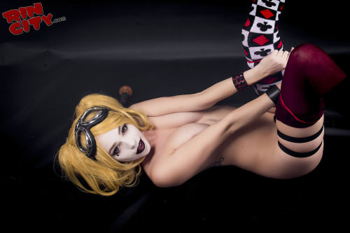 irishgamer1:  One of the best and sexiest Harley Quinn cosplays I’ve ever seen. Great job Rin City! Damn!!!
