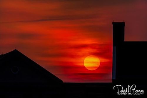 #unfiltered #sunset @kannapolisnc #cityhall #redskyatnight #silohuette #lines #photography @nikonusa