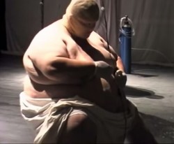 chubstermike:  From a video.. One of my all