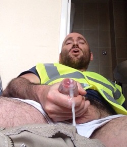 wranglrlover:  Wish I was there to lick up that load.