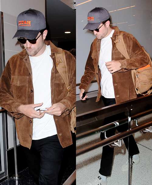 robpattinson:
“ Robert Pattinson leaving LA (August, 22)
”