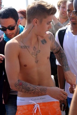 kyokemokyo:tradieboy78:  qldbloke:  Justin ‘cockhead’ Bieber From naughtybutnicerob.com. NAUGHTY BUT NICE ROB has not yet been able to confirm if it is real – however, two sources tell us that it is indeed ALL JUSTIN!  Is this real j.b ……