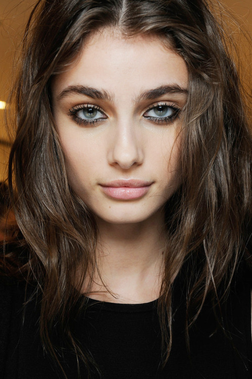 Taylor Marie Hill - Beauty at Versace Fall 2015 | MFW.