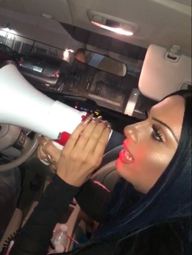 dirudo: Me ordering food from the passenger seat  