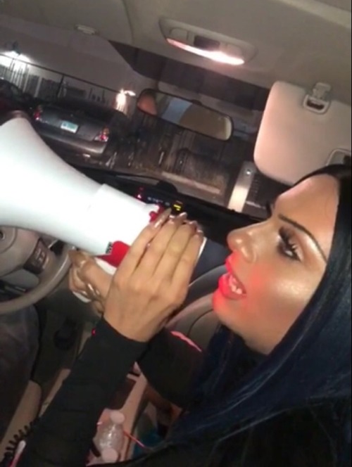dirudo: Me ordering food from the passenger seat  