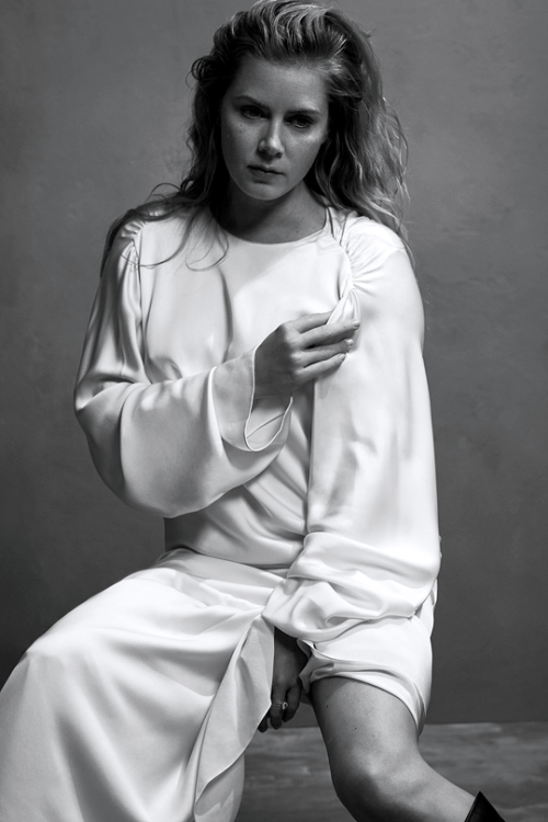 comicbookdaily:Amy Adams photographed by Collier Schorr for NY Times (2017)