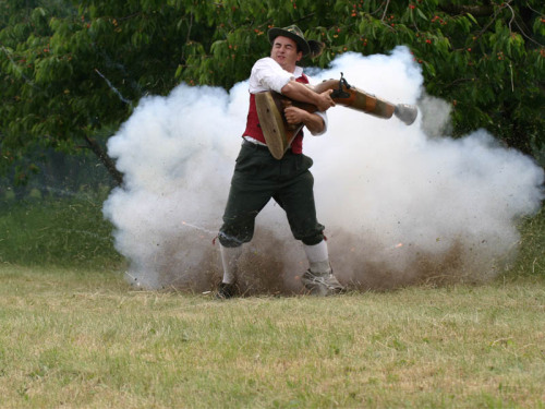 The Roar of the Trombini,Originally trombini (aka pistoni) were serious weapons used in Italian hist