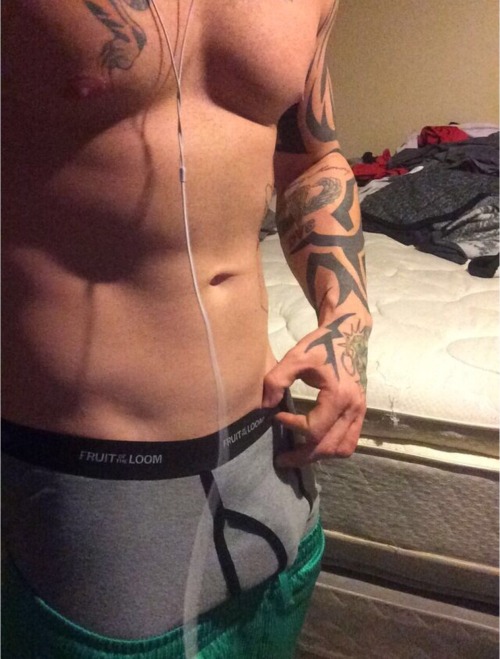 mystraightfriend:  Mystraightfriend.tumblr.com