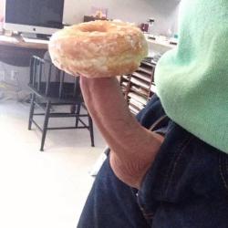 palesaladwombat:  this-is-me-86:  southerncountrydaddy:  sentinel2000:  Wanna donut?   I brought your favorite donut….with 2 glazes..,,of course.,,,you have to earn the second glaze….   That how you eat a doughnut￼   So that’s how they put the