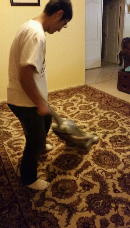 decadentgrrrl:  freddieboychilton:  freddieboychilton:  Brought my cousin with me to my parents house and now my dad’s making him vacuum the entire house because my cousin said it was a womans job to vacuum and clean     Parenting done right.