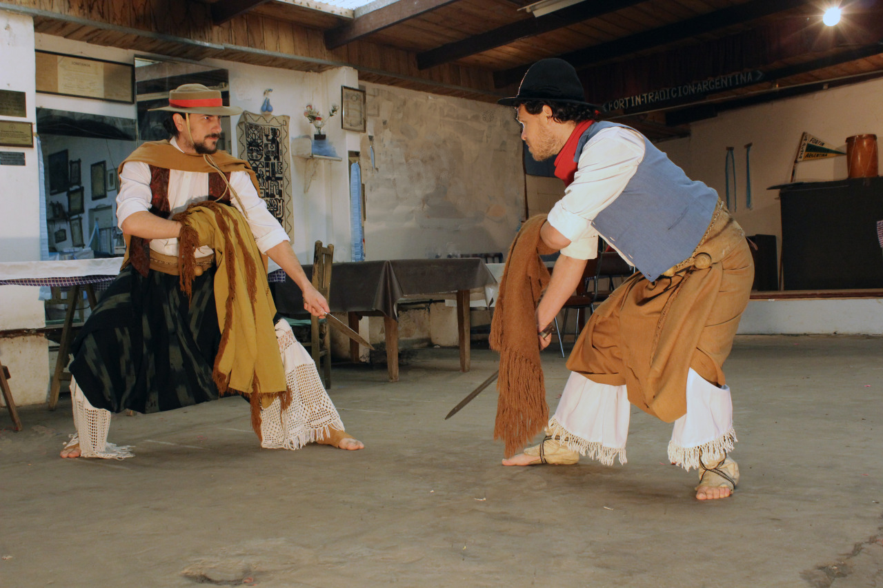 La Agenda - Ideas y cultura en la Ciudad — Tradiciones Cuchilleros de  ayer...