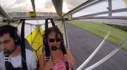 Hime-No-Yousei:  Onlylolgifs:  Cat Becomes Accidental Stowaway On Small Aircraft