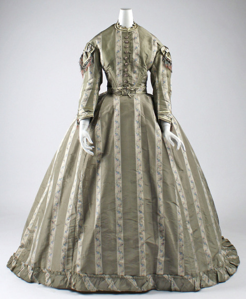  Ensemble.Date: Ca. 1865Culture: BritishMedium: Silk