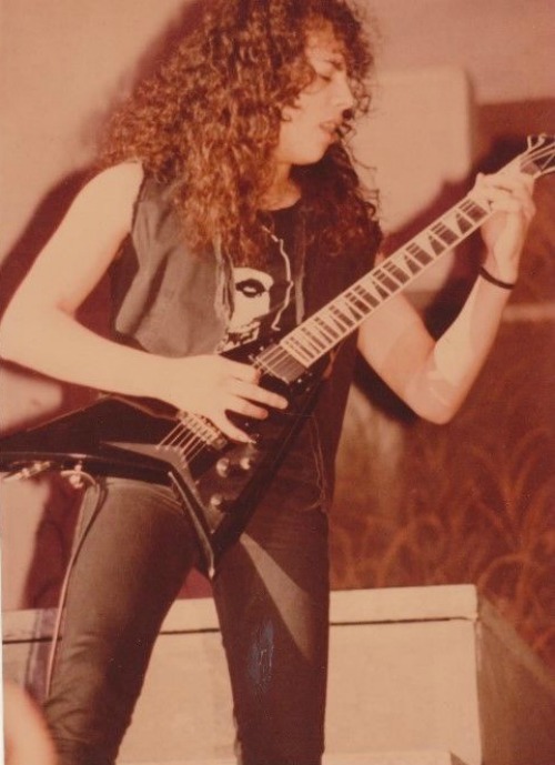 johnbelushi: Kirk Hammett &amp; James Hetfield during the Master of Puppets tour, 1986. 