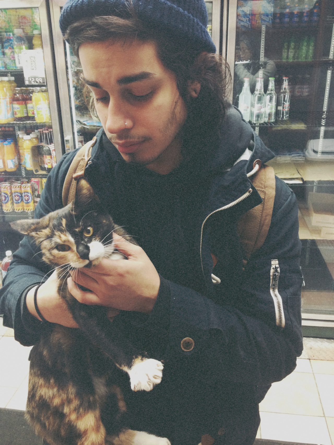 fleethescene:  Look, it’s a picture of me and a cat 