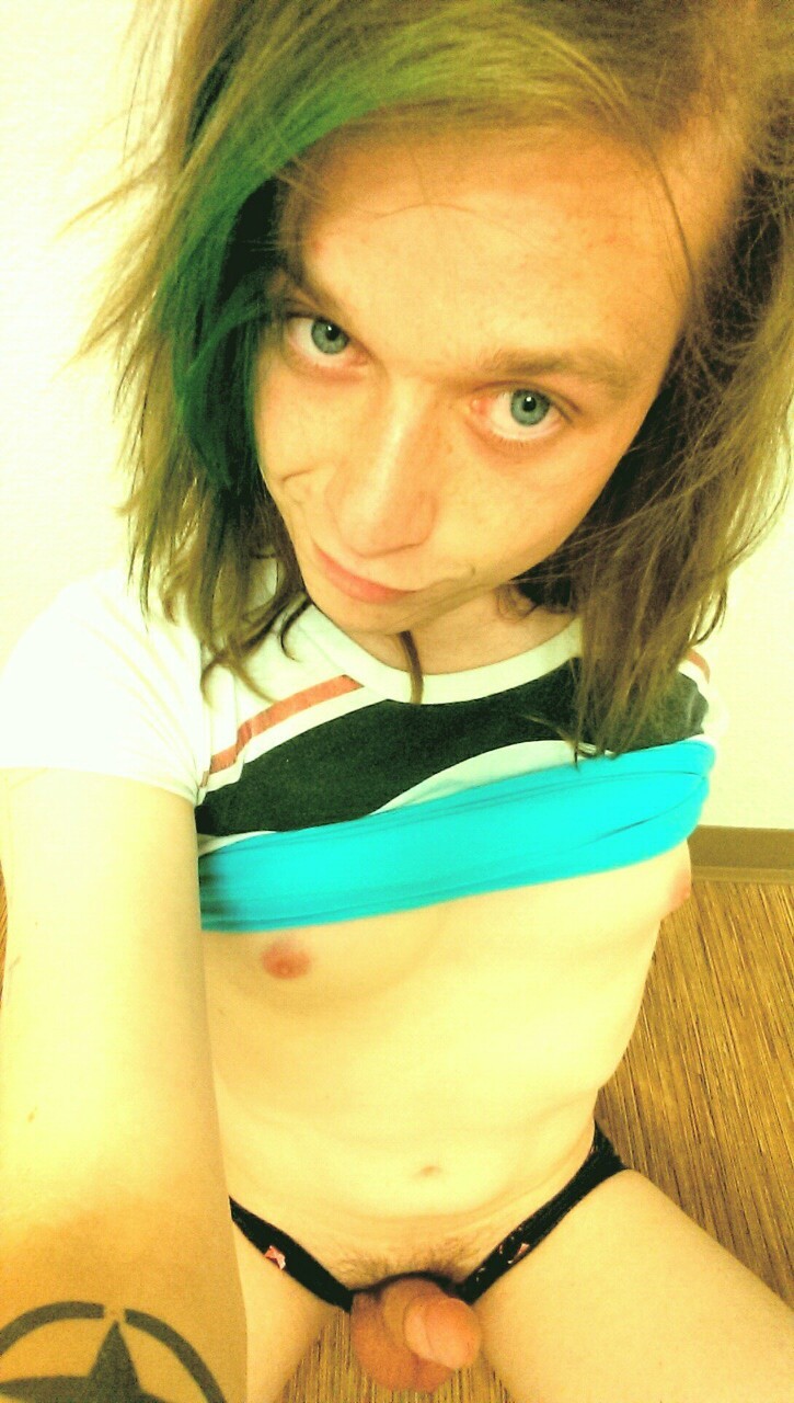 tarynxoelizabeth:  I was really stoned when I took these lol 