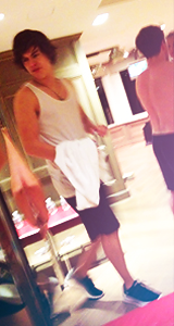 stylesness:  Harry Styles   working out 