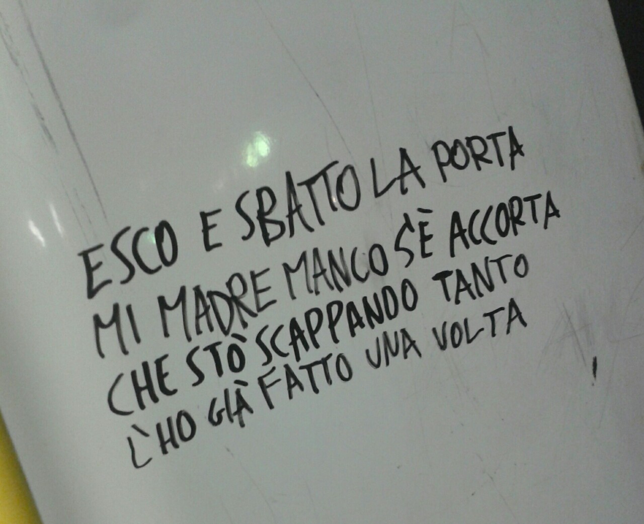 Non E Amore Se Non Ti Distrugge Frasi Scritte Sull Autobus Che Fanno Pensare