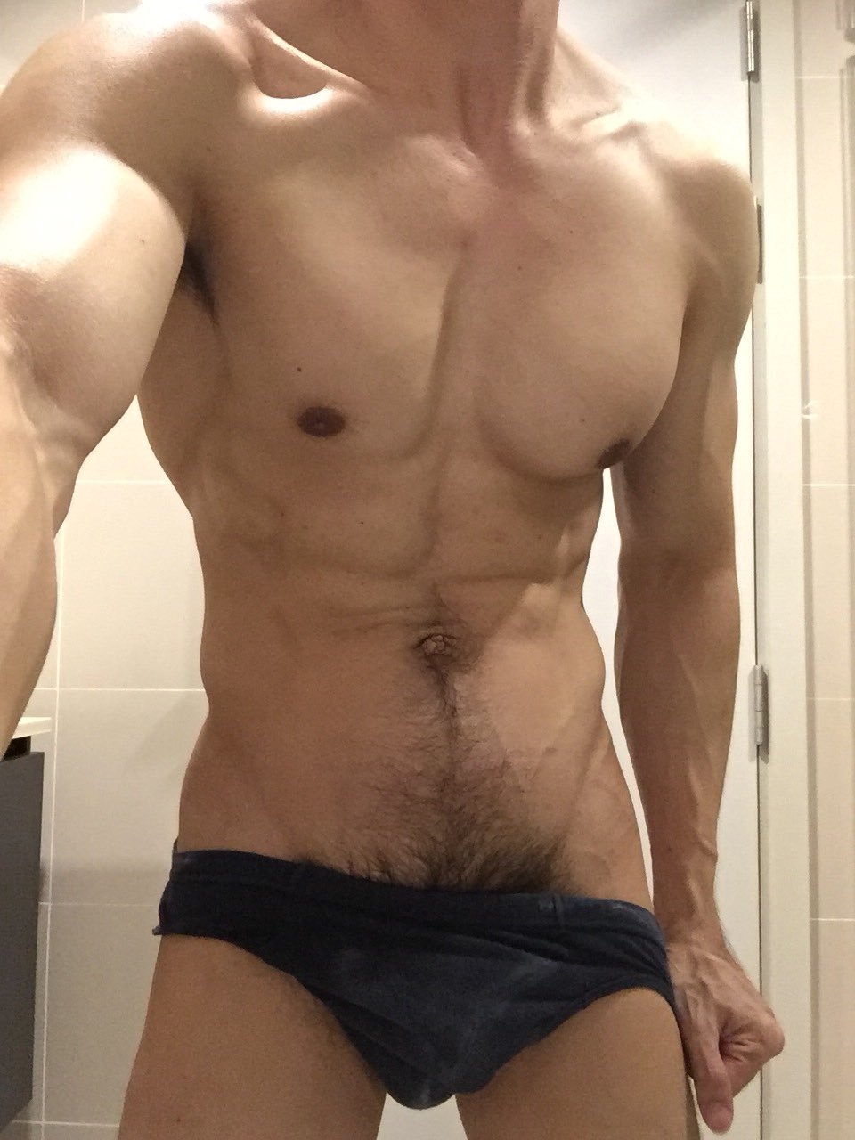 chicosguaposlindos:  asiaticos-hot-guys:  Boy_Lite  Boy_lite