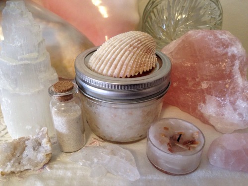 floralwaterwitch:I’m so in love with this sea salt scrubit’s all natural, locally made and smells li