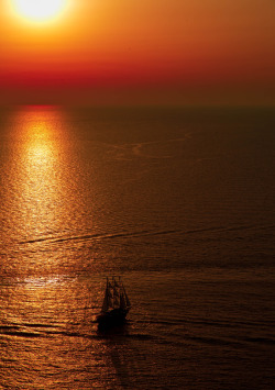 wowtastic-nature:  💙 Santorini sunset