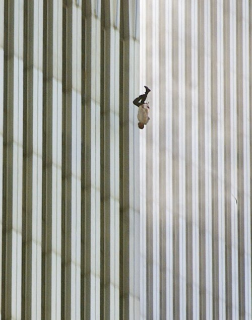 razorshapes:  Richard Drew - The Falling Man (2001) Article about the photograph:   On the morning of September 11, 2001 photographer Richard Drew was taking pictures at a fashion event when he got a call from an editor telling him to make his way to