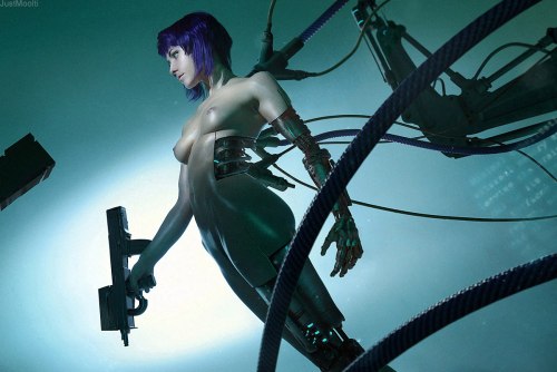 josephpmorganda:  cryosis:  Awesome Ghost in the Shell photos with equally awesome editing.photographer and edits: https://www.facebook.com/justmooltihttp://vk.com/justmooltigroupcosplayer/model: https://www.facebook.com/adelhaidcosplay/  Stunning