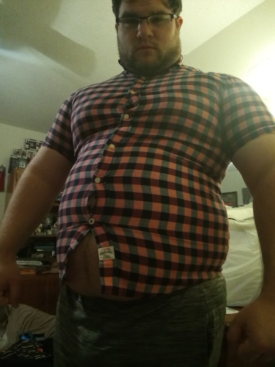 bigbellyboy93:  I swear this large fit a year ago. Maybe I gained a few? 