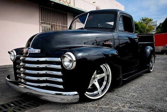 hotrodzandpinups:  Another bull nose slammed 